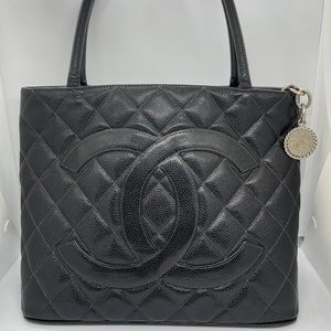 Authentic Black Chanel Medallion Medium Tote❤️